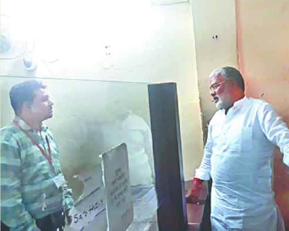 Transport Minister Swatantra Dev Singh surprise check in RTO office noida