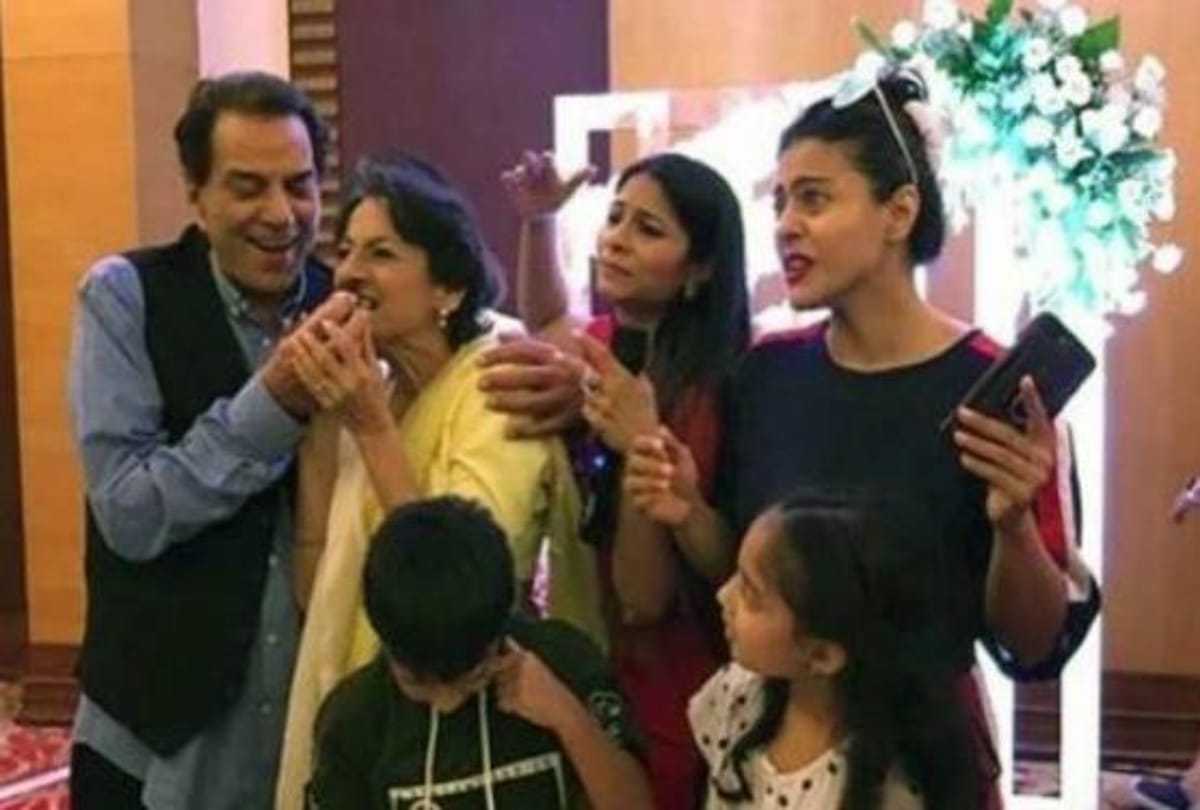 kajol wishes mother tanuja 75th birhtday