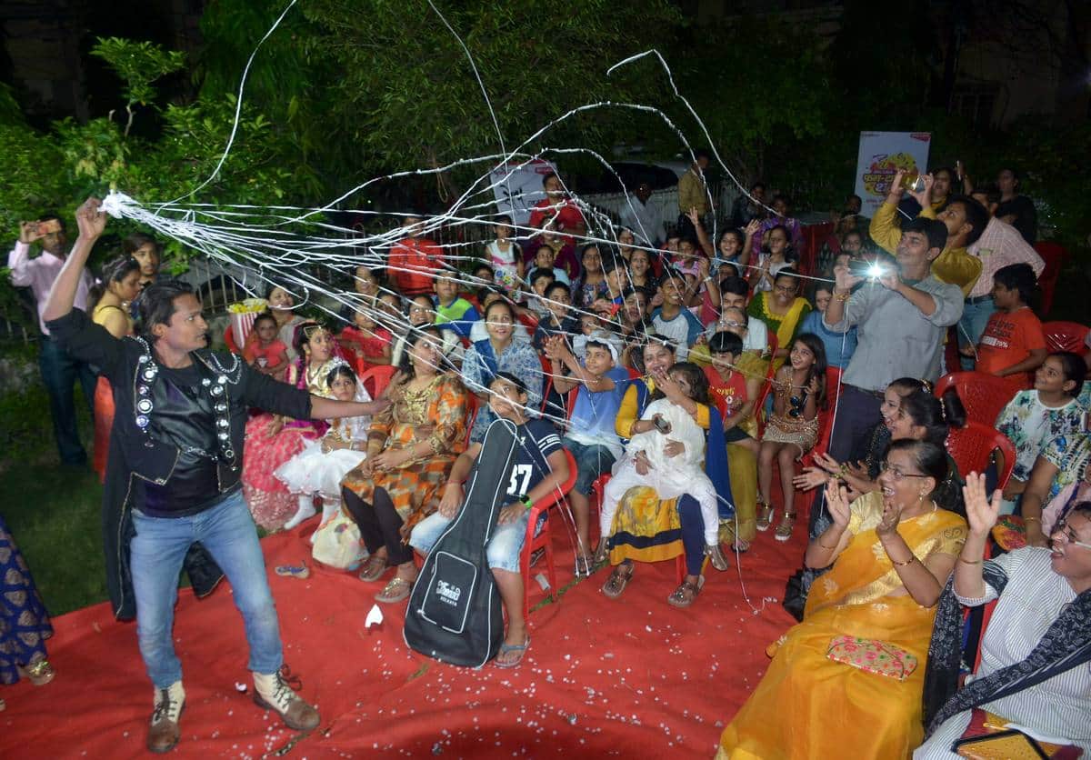 Amar ujala organised fun tastic evening in varanasi