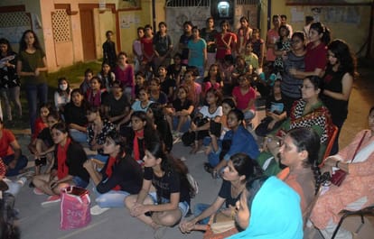 BHU girls and students protest each other for last year lathi charge