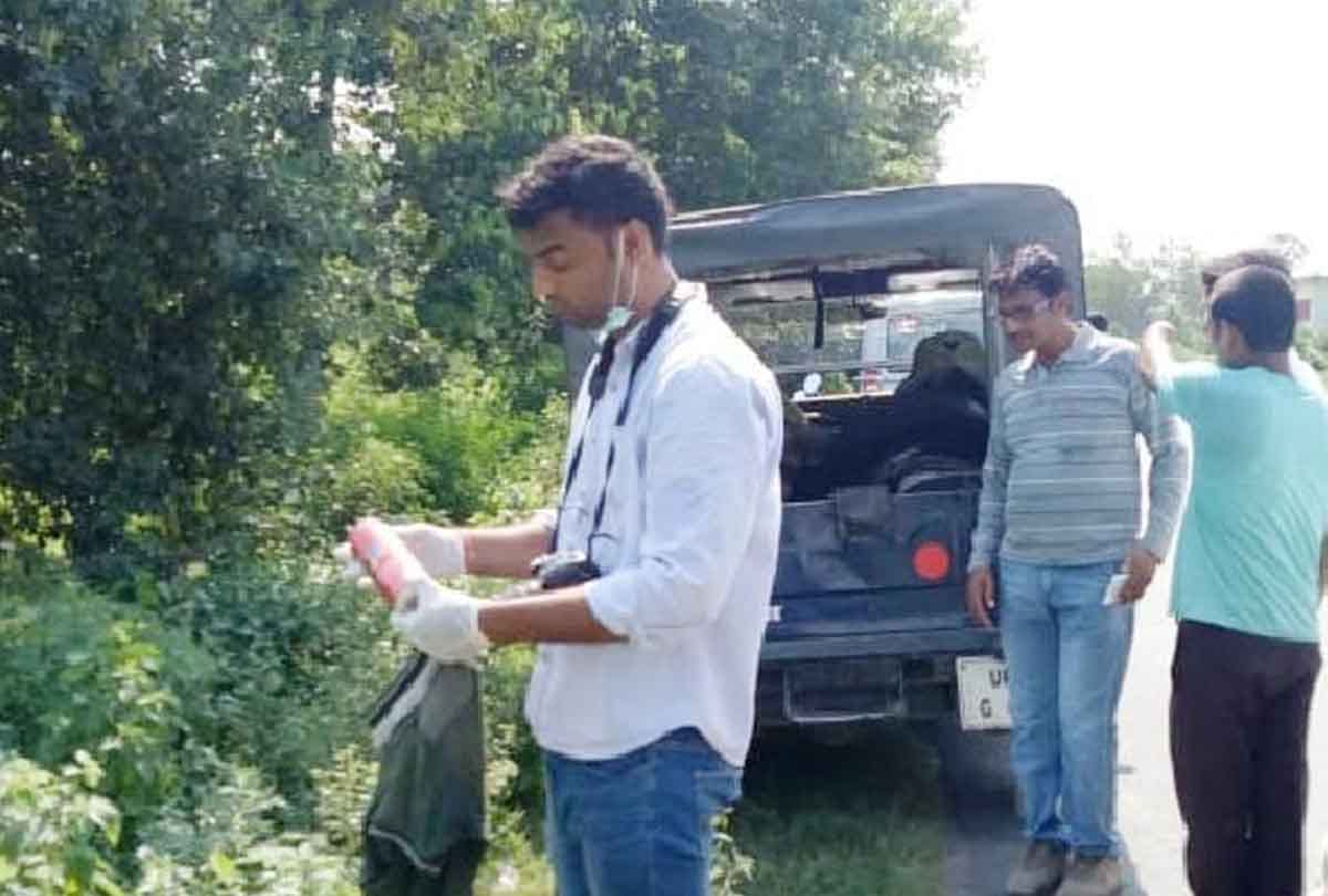 Two dead bodies were found in bushes in kanpur dehat