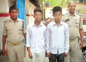 Students kept locked in the lock in 30 hours only in dress
