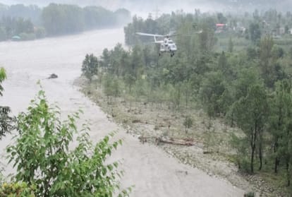 Water level reaching 3200 Cumax in beas river in mandi