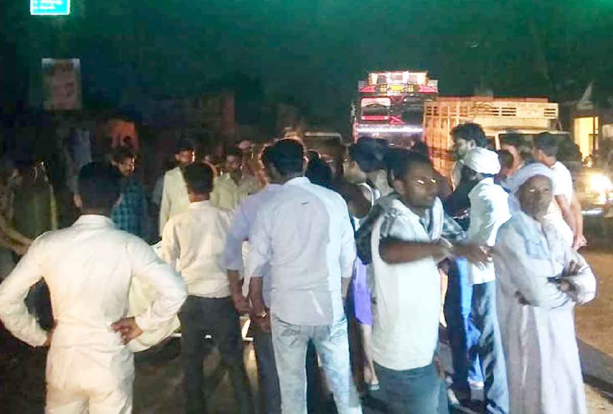 Accusations of not giving oxygen cylinders on hamirpur Hospital administration
