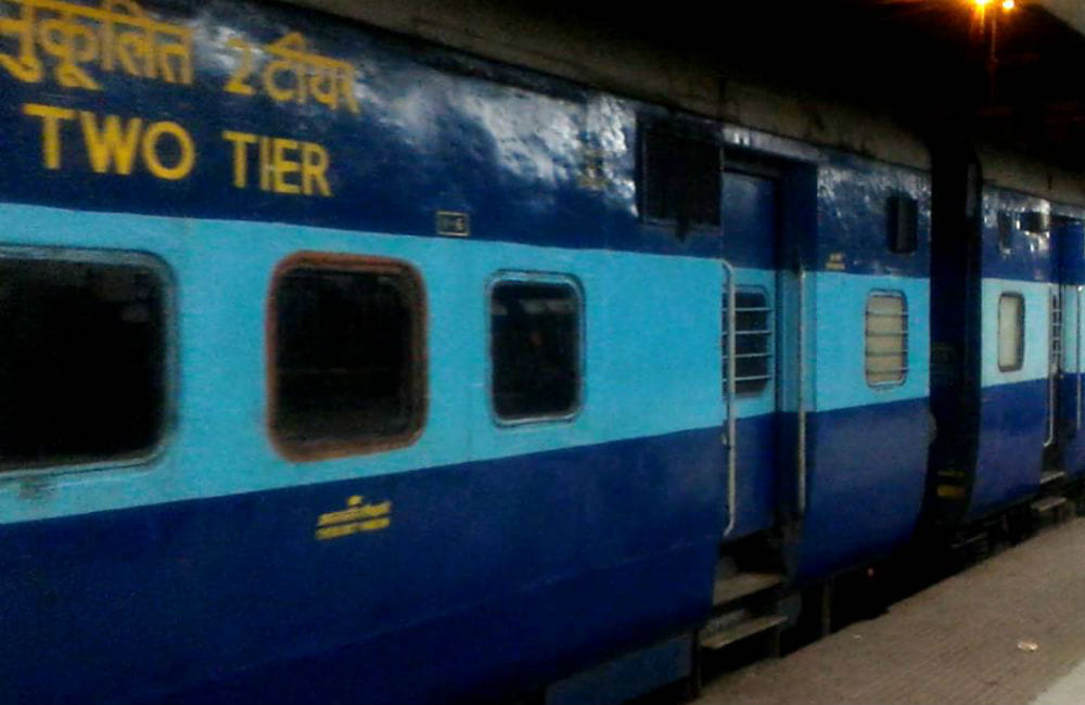 policemen threatened to kill train coach conductor in Kalka Mail