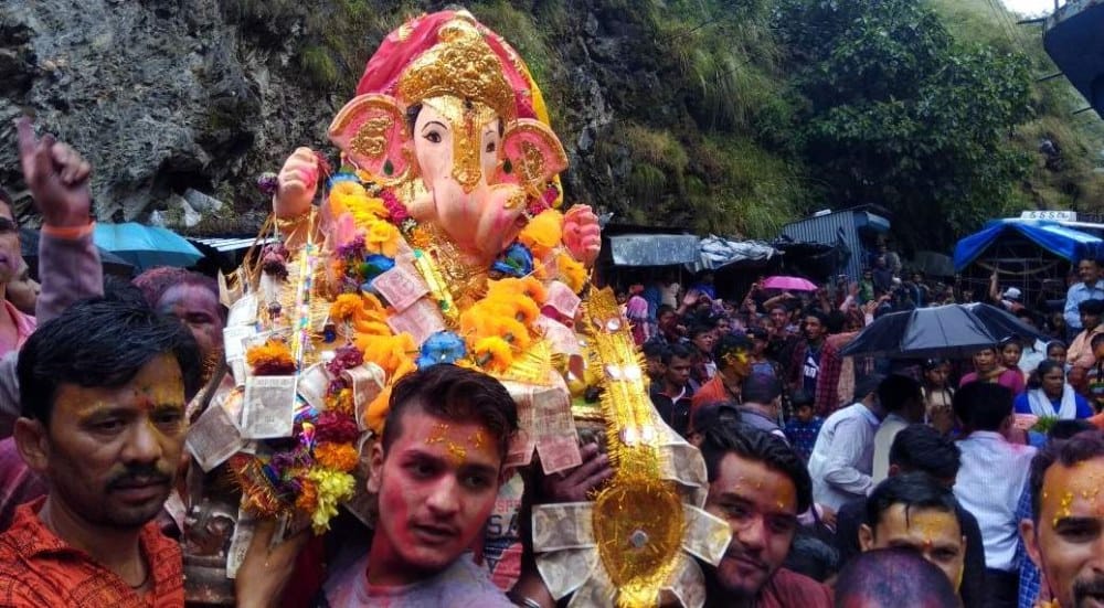 ganpati viserjan in uttarakhand awesome photos