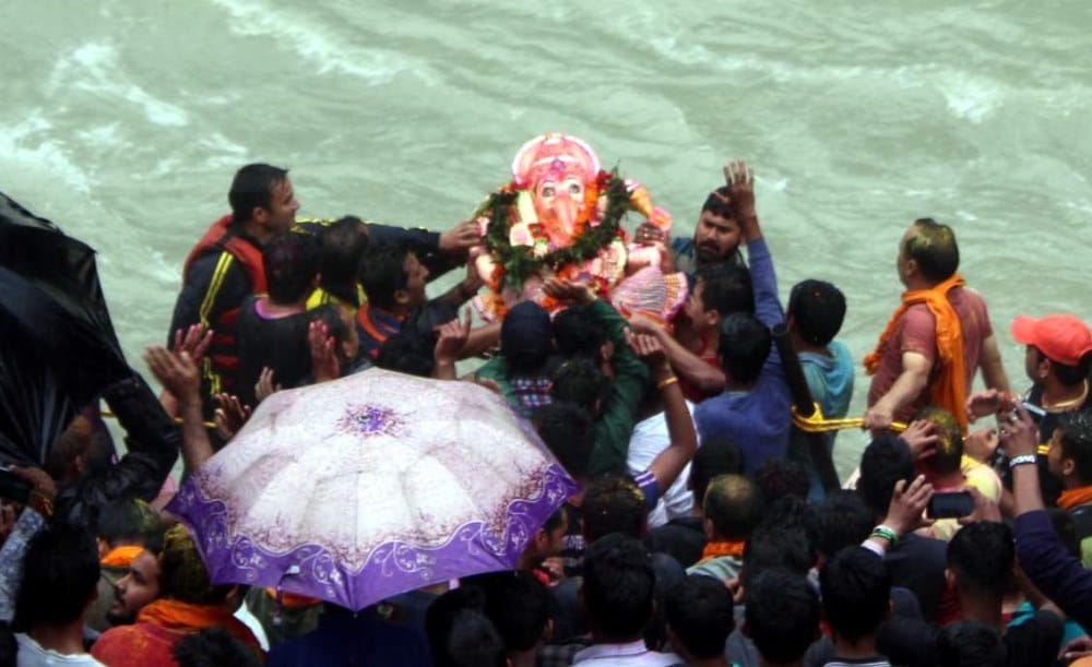 ganpati viserjan in uttarakhand awesome photos