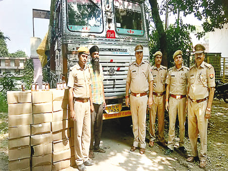 11 lakh illegal liquor caught, truck driver arrested
