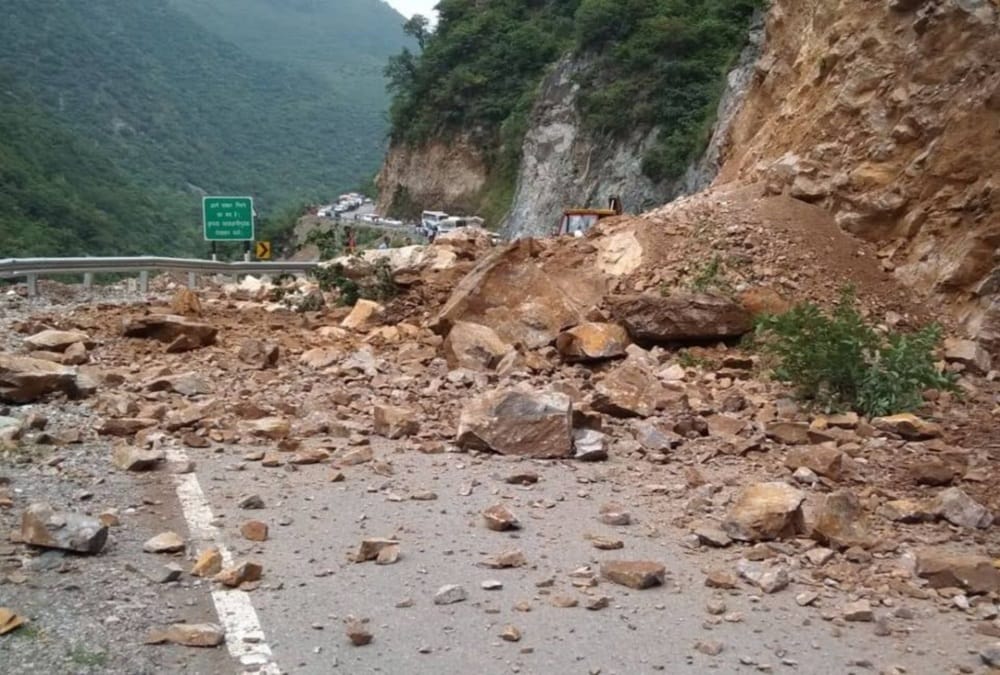landslide on circular road jammu traffic stopped full day