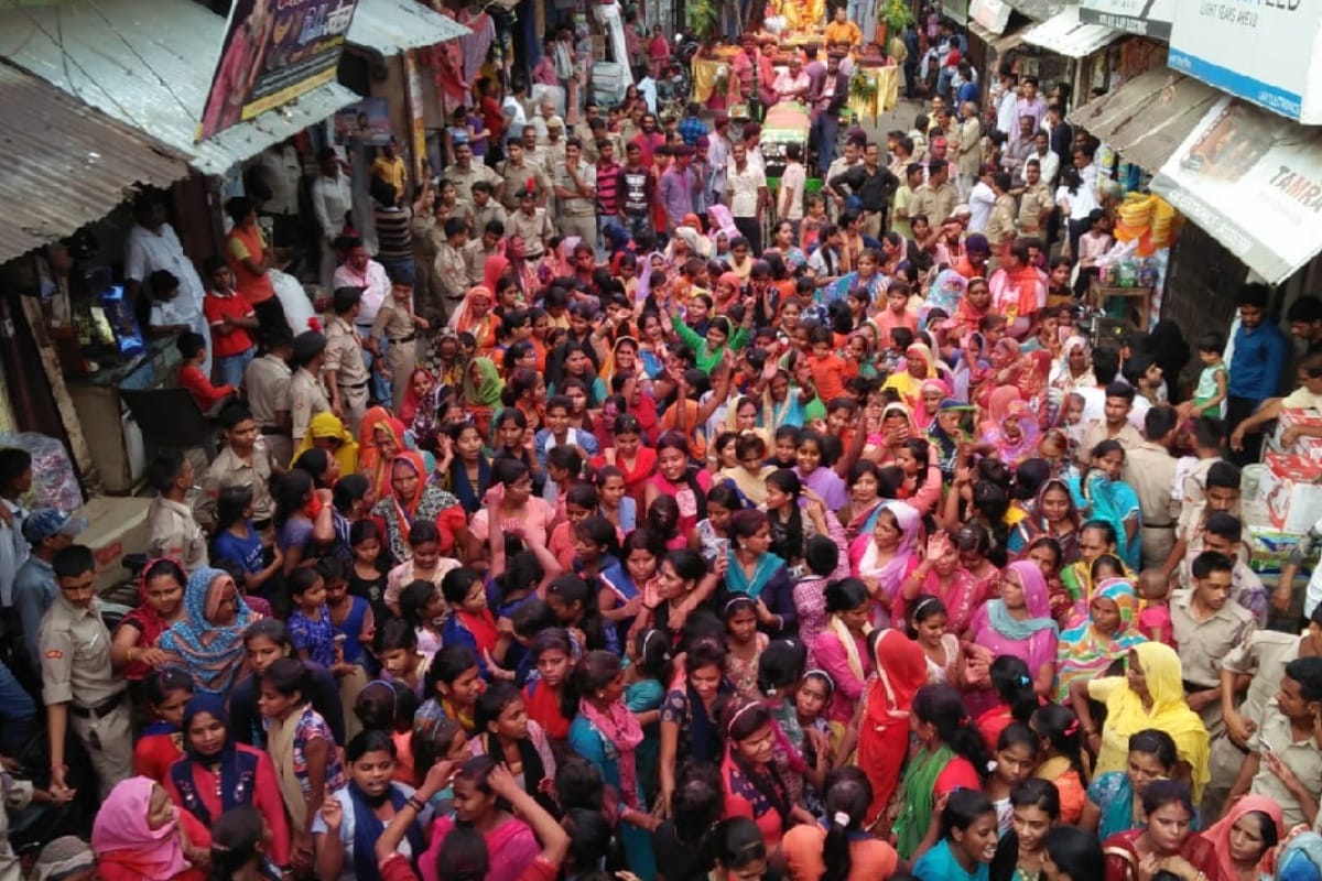 Ganapati Bappa Morea agle baras tu jaldi aapeople blooms in Ganesh Visarjan yatra
