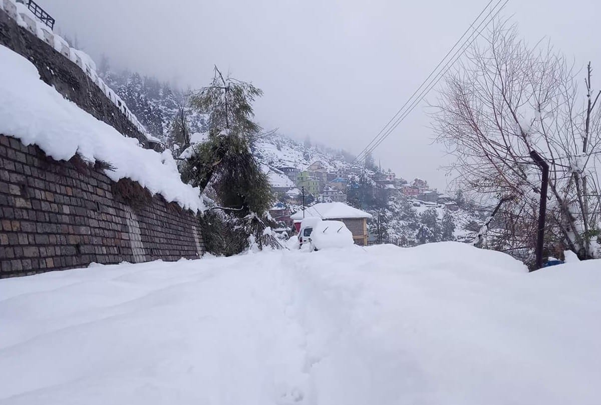 Heavy rain in himachal pradesh and Shimla two boy one girl swept away in river parvati kullu