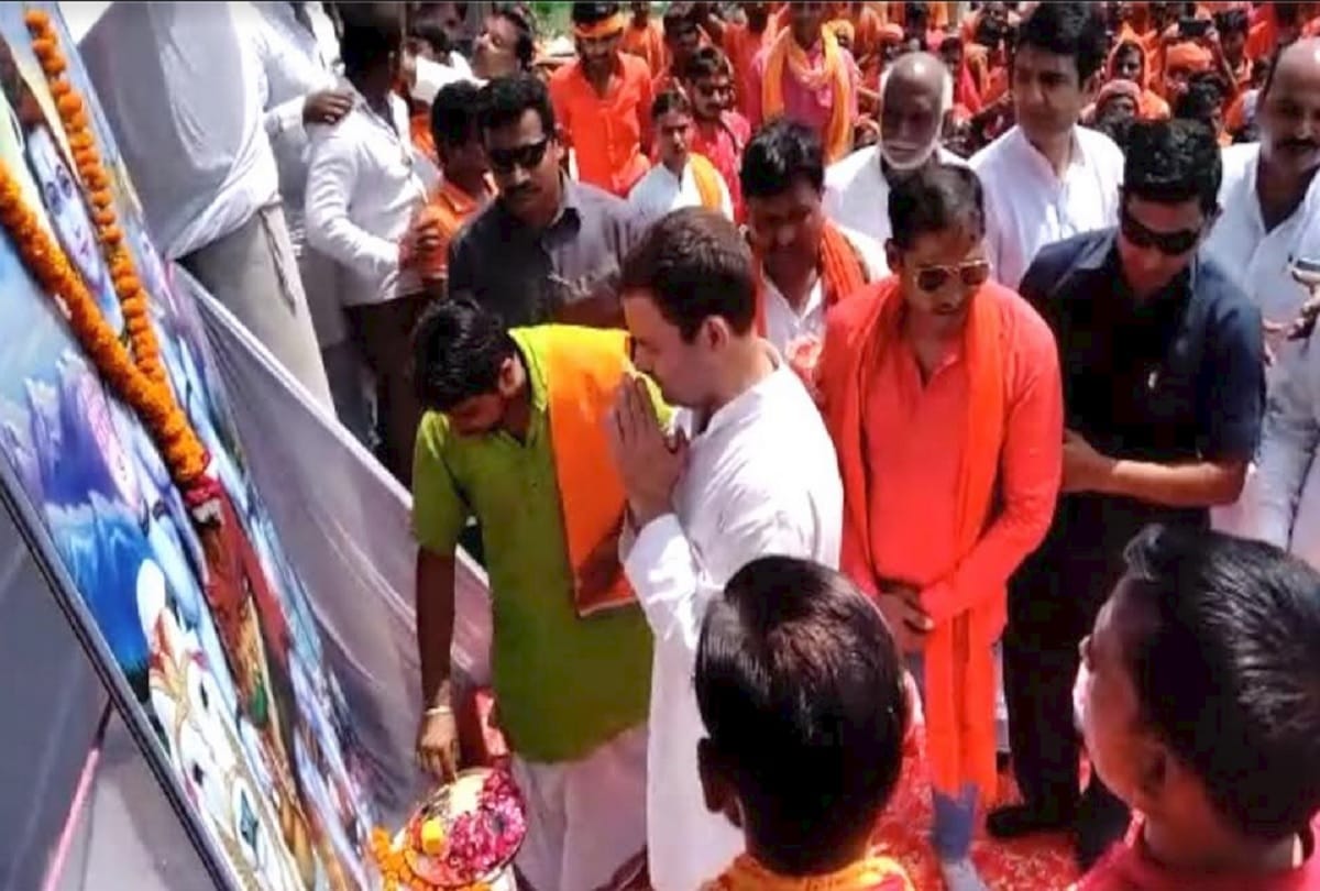 shiv bhakts welcome rahul gandhi in amethi.