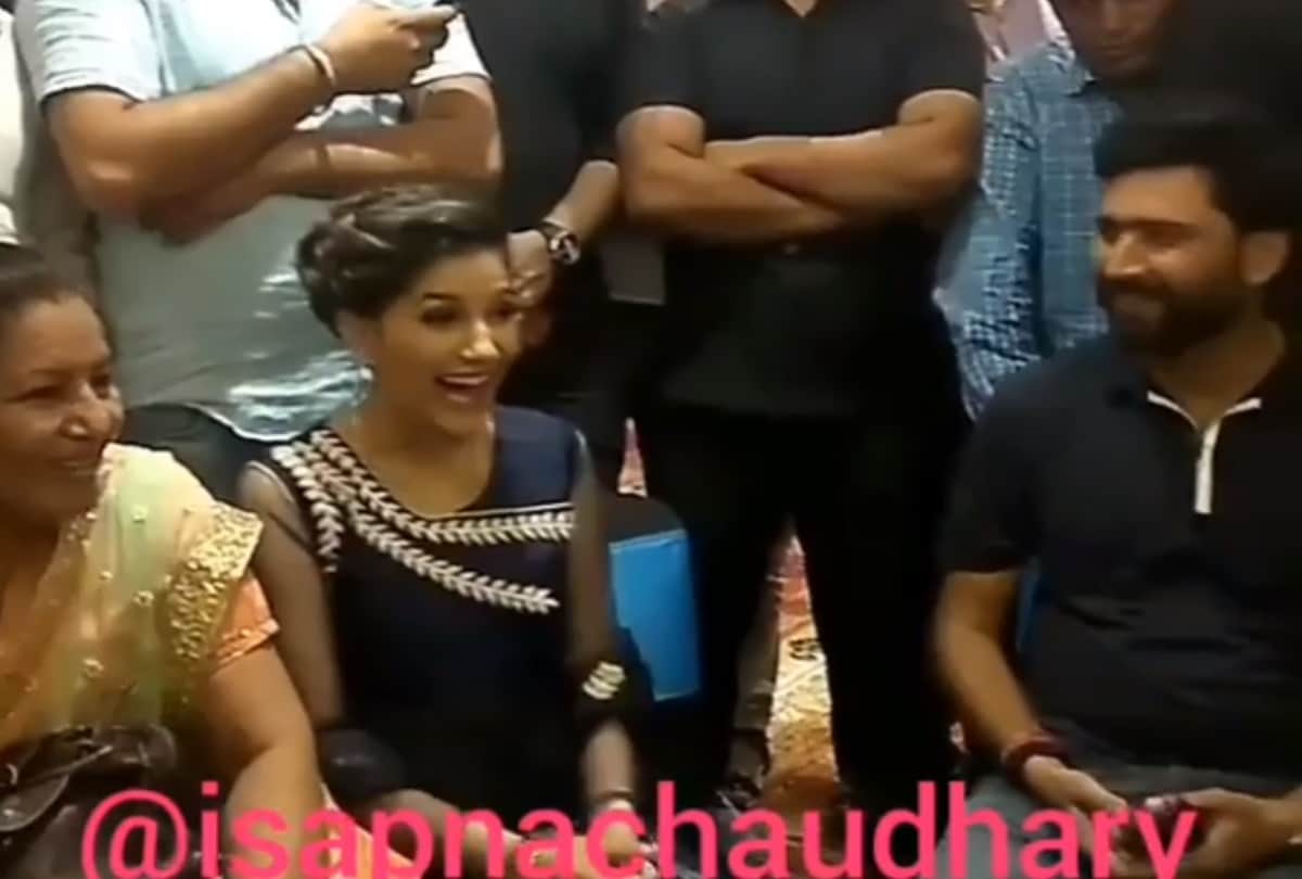 bjp mp manoj tiwari consider sapna choudhary as egoistic person but later his mind change
