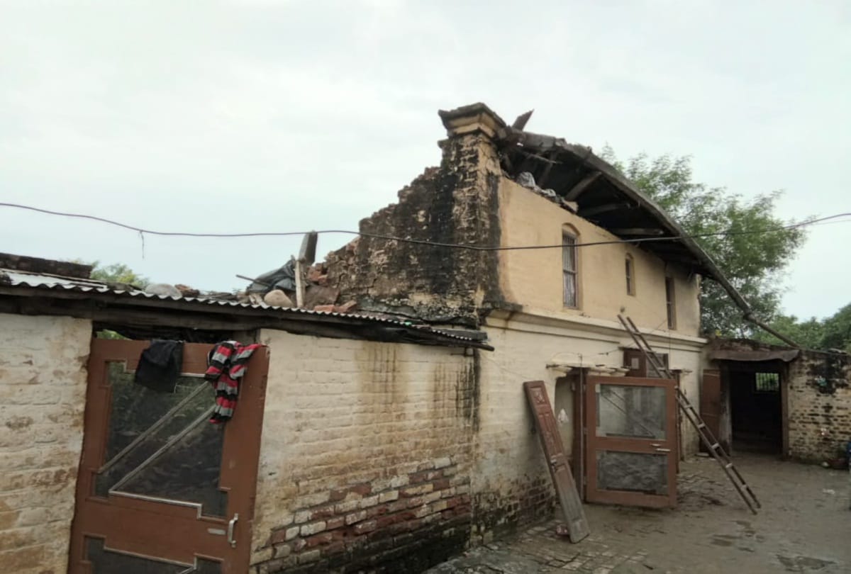 Three storey juice factory collapsed due to landslides in una