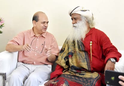 jaggi vasudev spiritual lecture in BHU for students