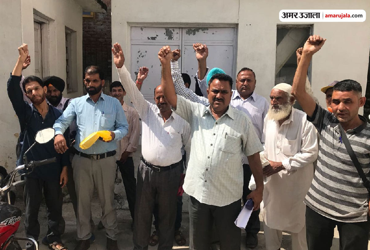 rural post office workers on strike in rajouri jammu kashmir