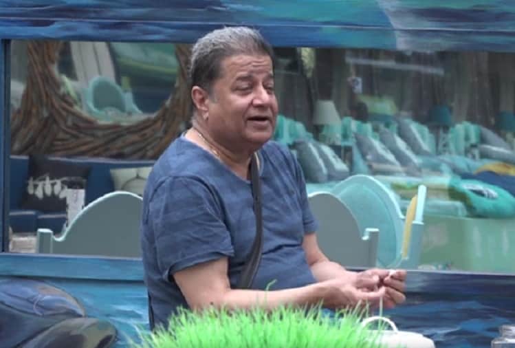 Bigg Boss 12 Anup Jalota become romantic for Jasleen Matharu
