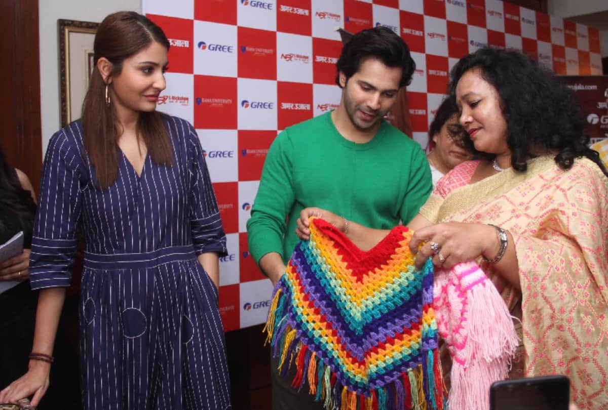 Anushka Sharma spotted withViral Kohli and Varun Dhawan in special screening of Sui Dhaaga film