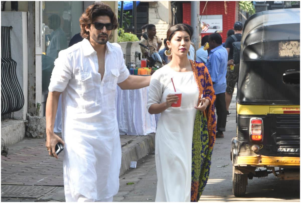 Gurmeet Choudhary and Debina Bonnerjee spotted in Juhu at Mumbai