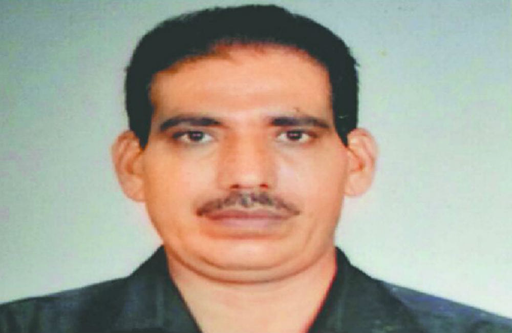 एटा पुलिस लाइन के मेजर और एलआईयू दरोगा की मौत