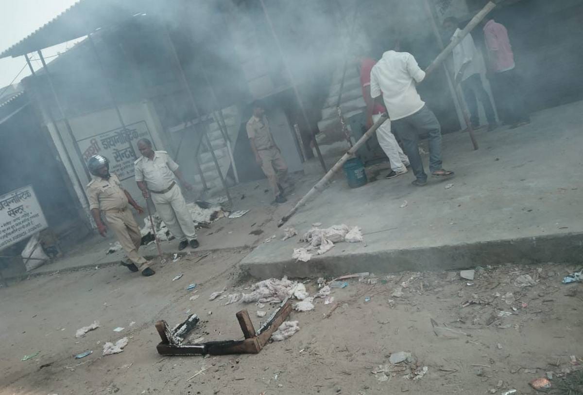 Fight between two communities over mobile cover in ghazipur
