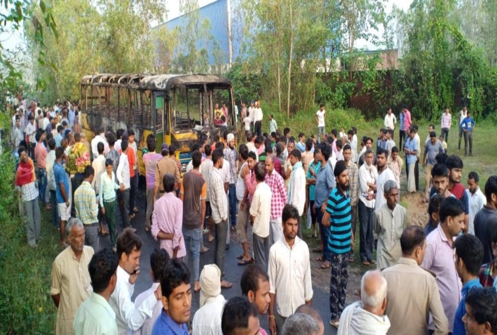 High tension line fell on bus electrical current spread in roorkee Horrible photos