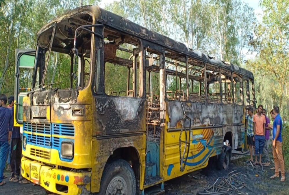 High tension line fell on bus electrical current spread in roorkee Horrible photos