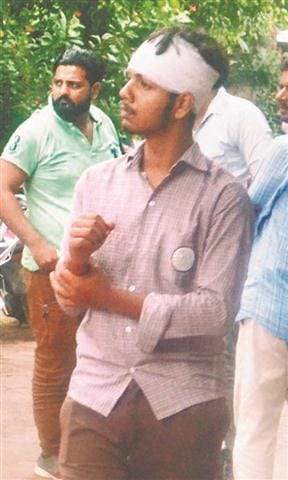 Sant Fidelis's bus stopped and beat up, many students squandered