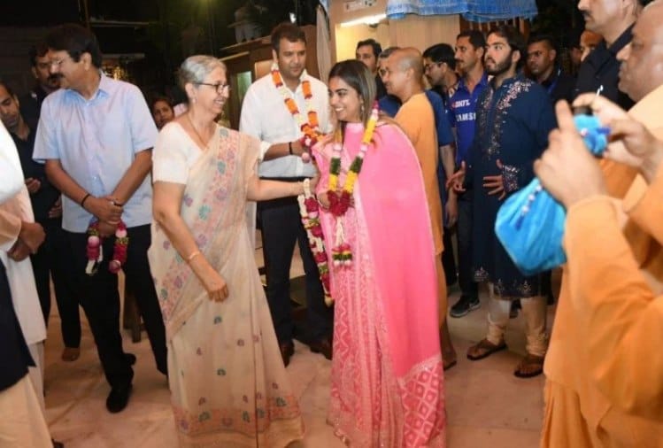 isha ambani smallest billionaire net worth 4710 crore