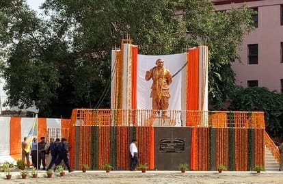 Ram Naik and Yogi Adityanath to unveiled Deendayal Upadhyay's statue in Agra University