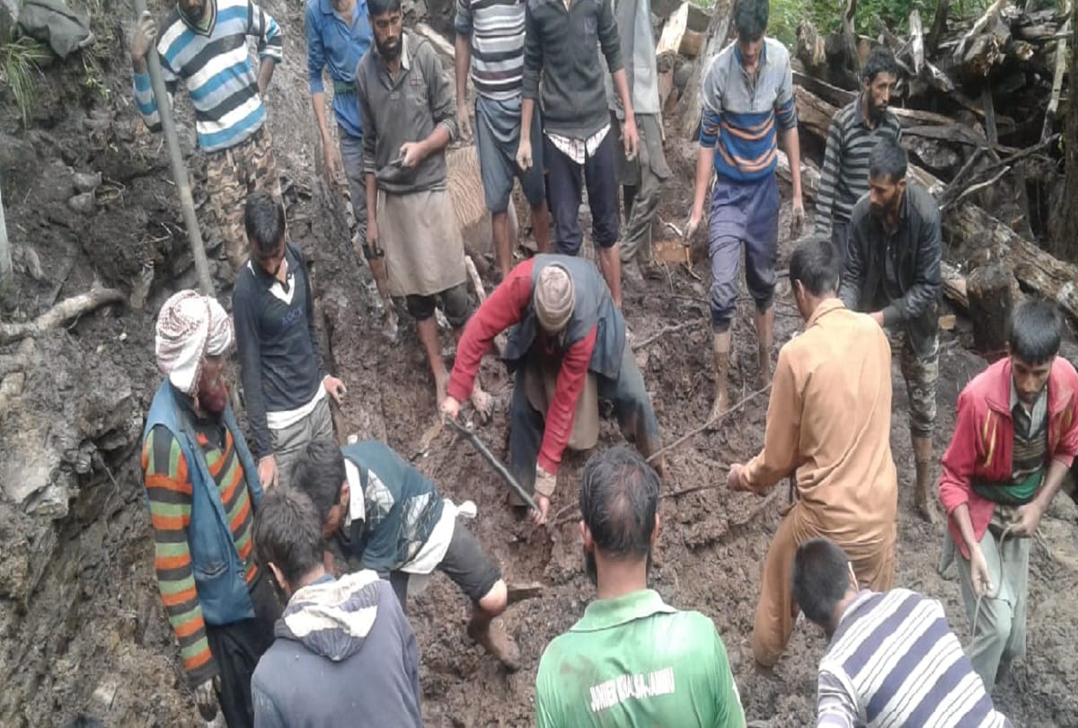 7 dead in rain and landslide in jammu kashmir