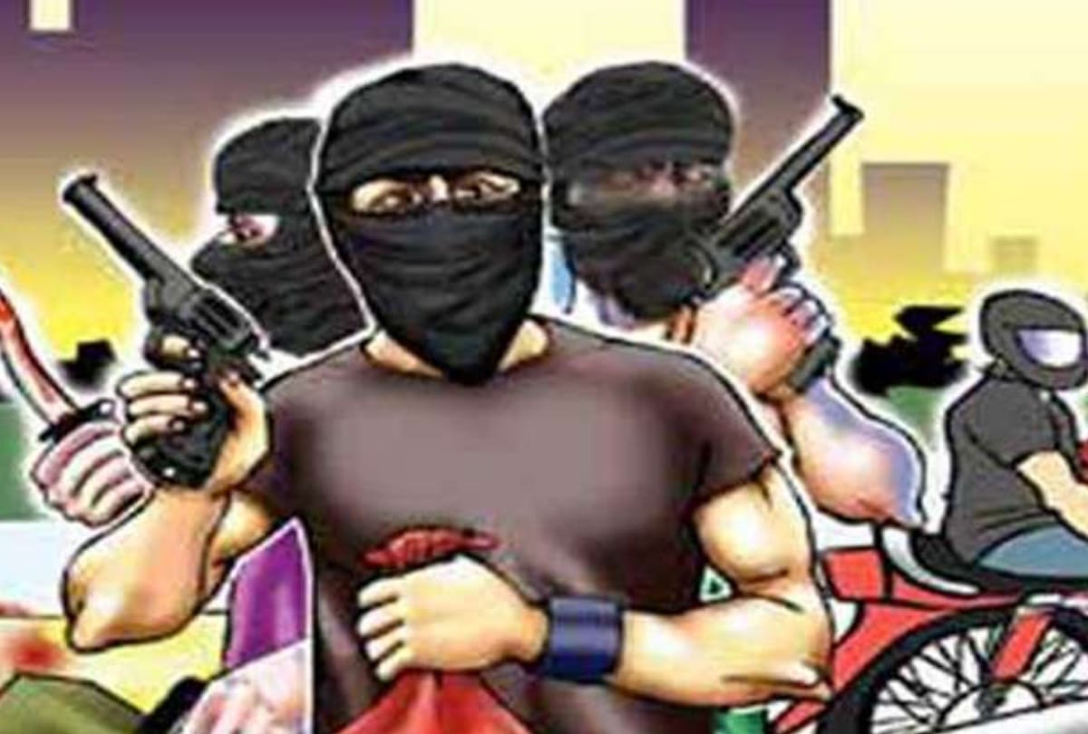 Looted millions in thread factory in Ludhiana