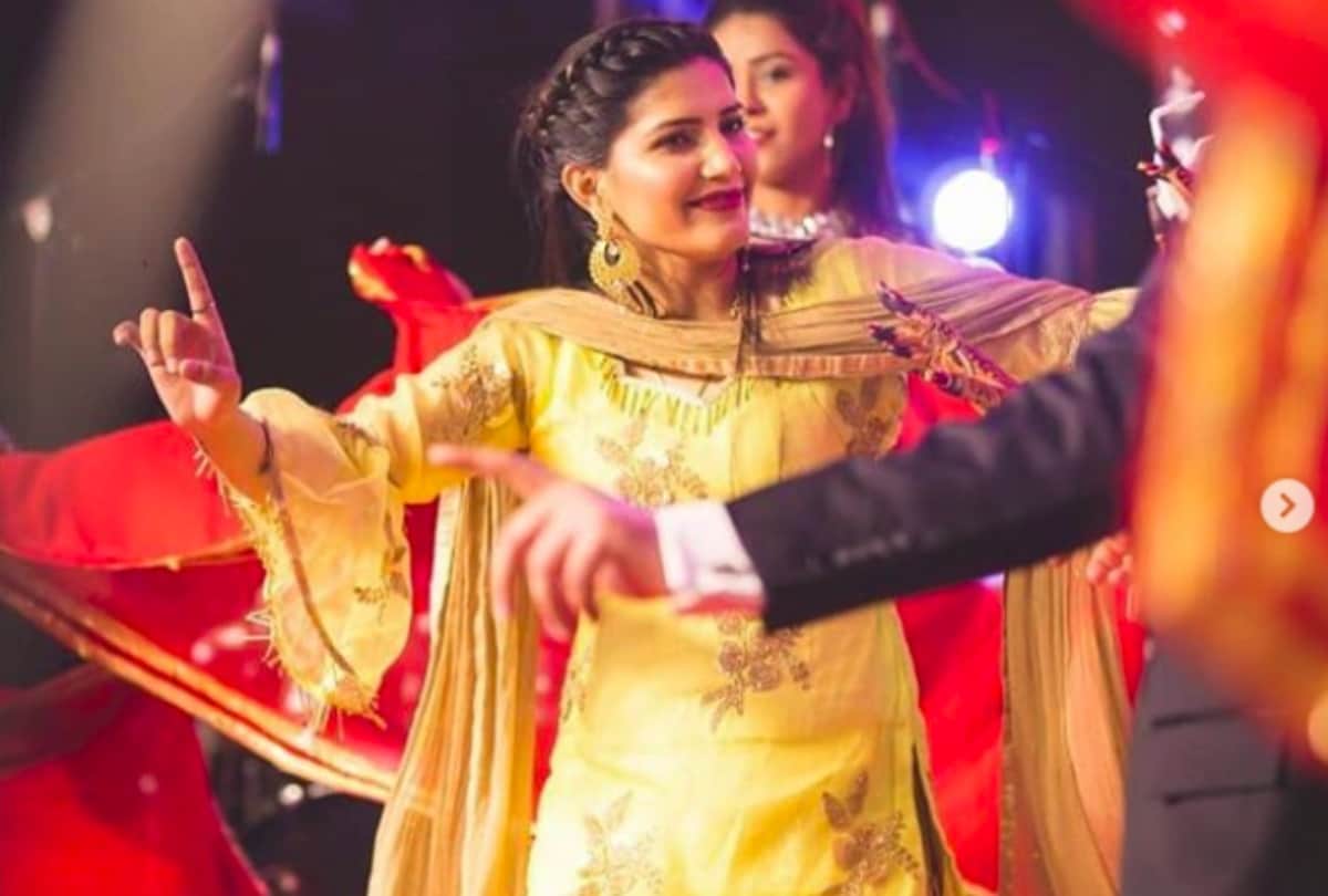 Chandigarh, Sapna Choudhary Dance in Traditional Haryanvi Dress, Video Viral