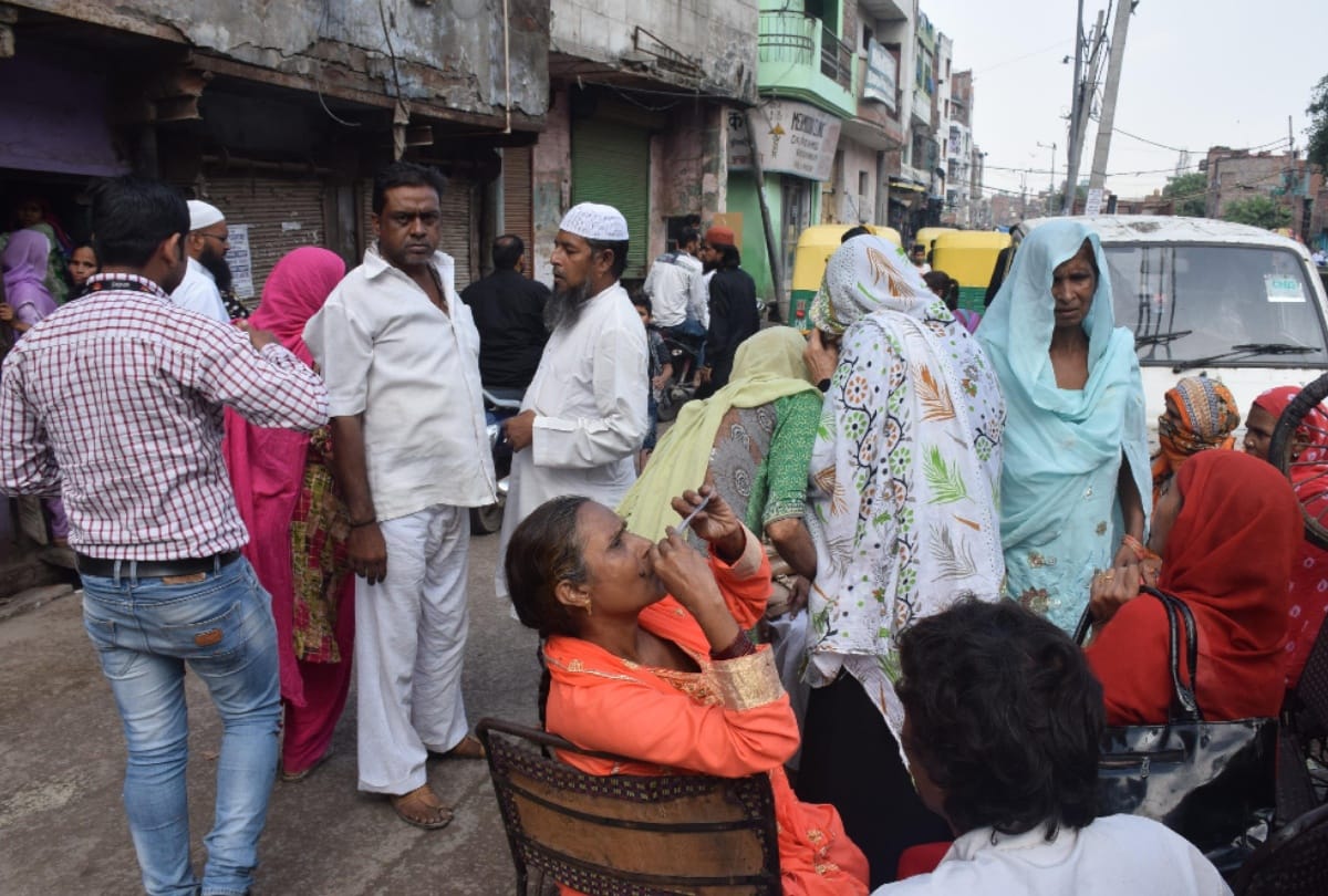 two sisters dead body found in gutter at delhi