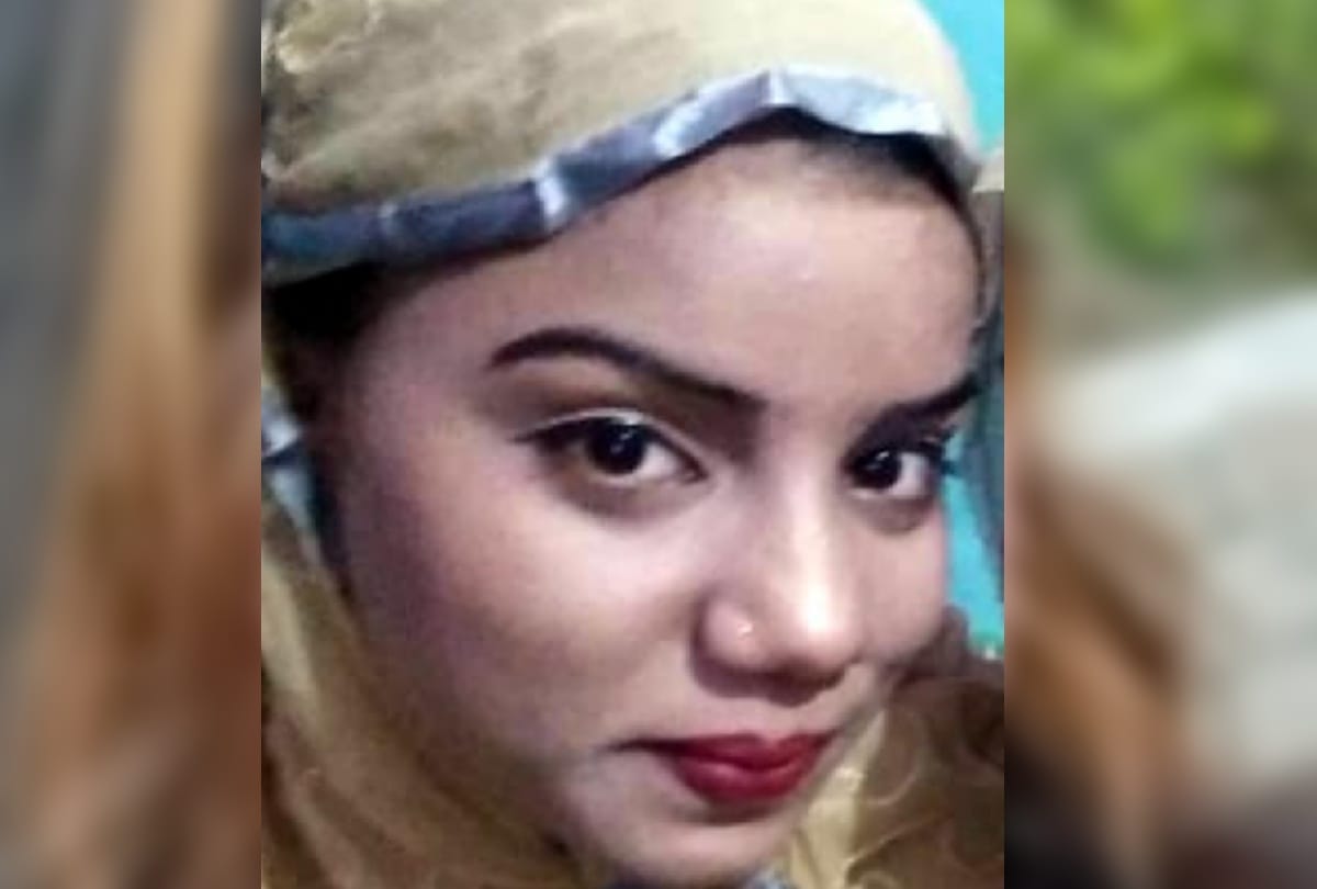 two sisters dead body found in gutter at delhi
