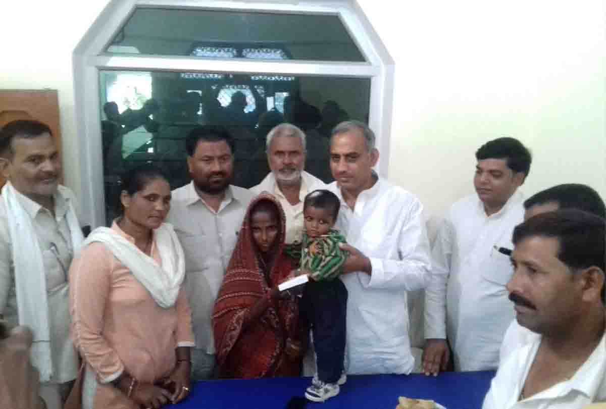 Akhilesh sent financial financial to Khajanchi Nath