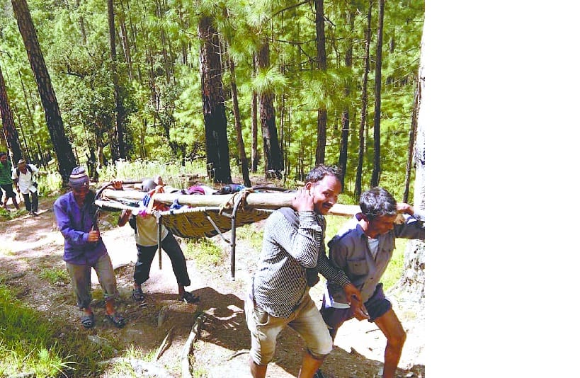patient carried on shoulders to 8 kms