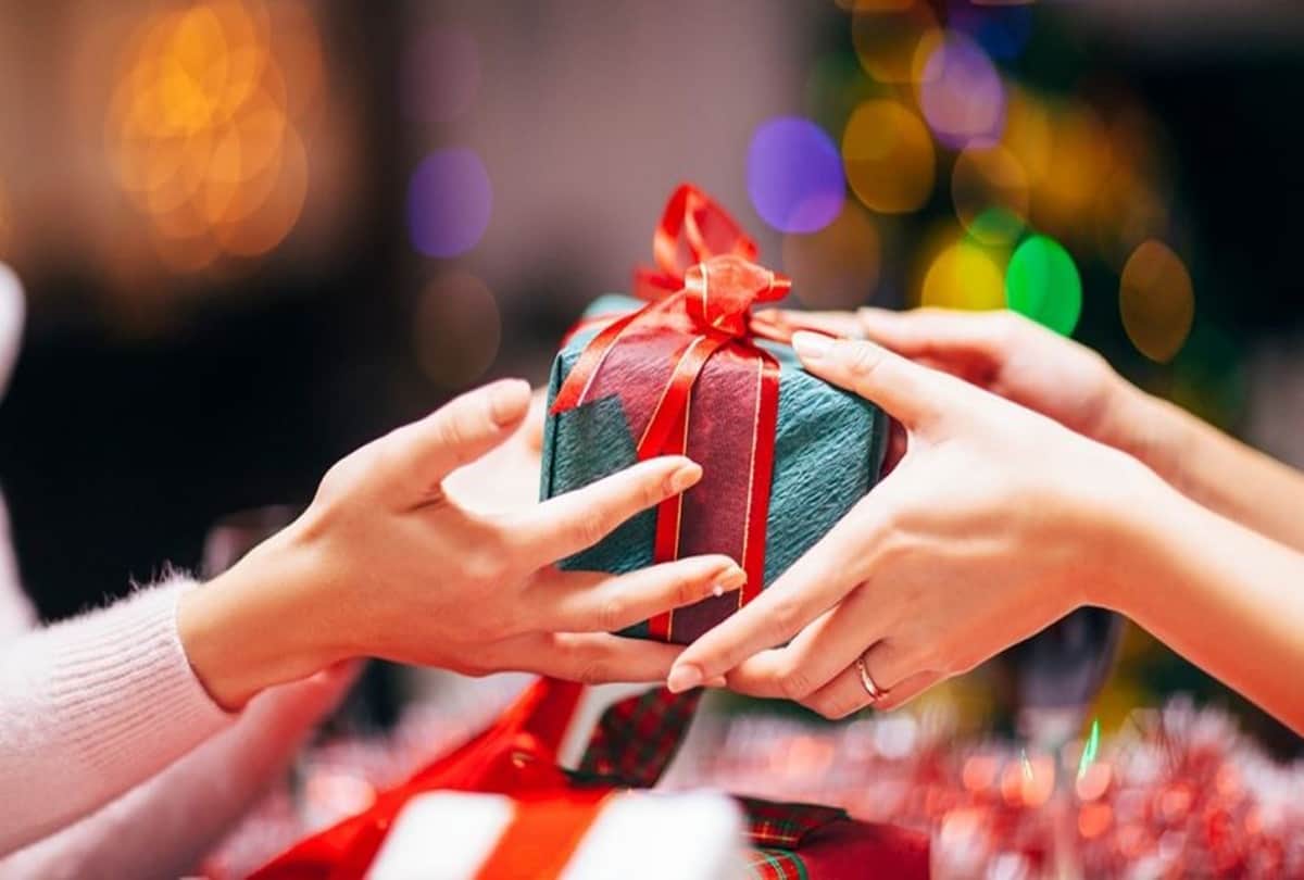 valentine's day best gift ideas to impress girlfriend
