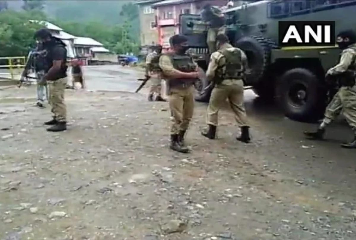 Lashkar-e-Taiba top commander killed in encounter
