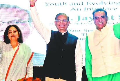 Jayant Sinha and Kiran Kher interact with youth in chandigarh