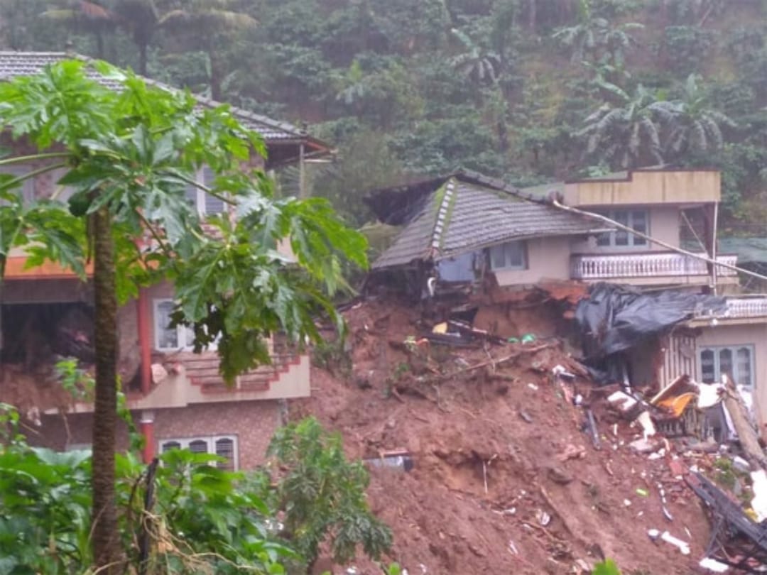People who lost their houses in Kodagu floods will get 10 thousand per month from government