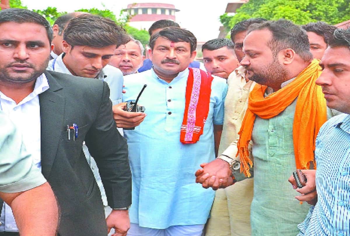 sealing in delhi- supreme court asked for list of 1000 houses from Manoj Tiwari