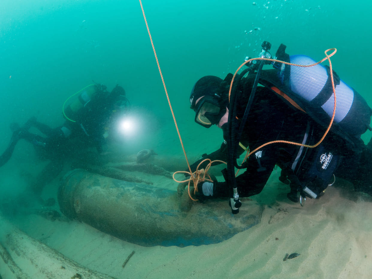 400 year old shipwreck found that was washed up on Portuguese coast