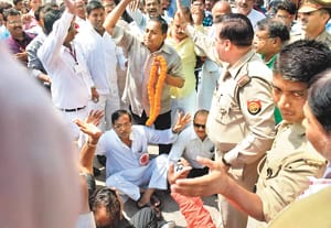 Bela's police are afraid of goons