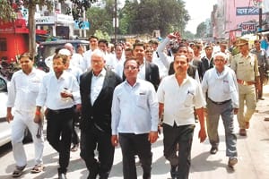 Lawyers lockout in tahsil, sloganeering