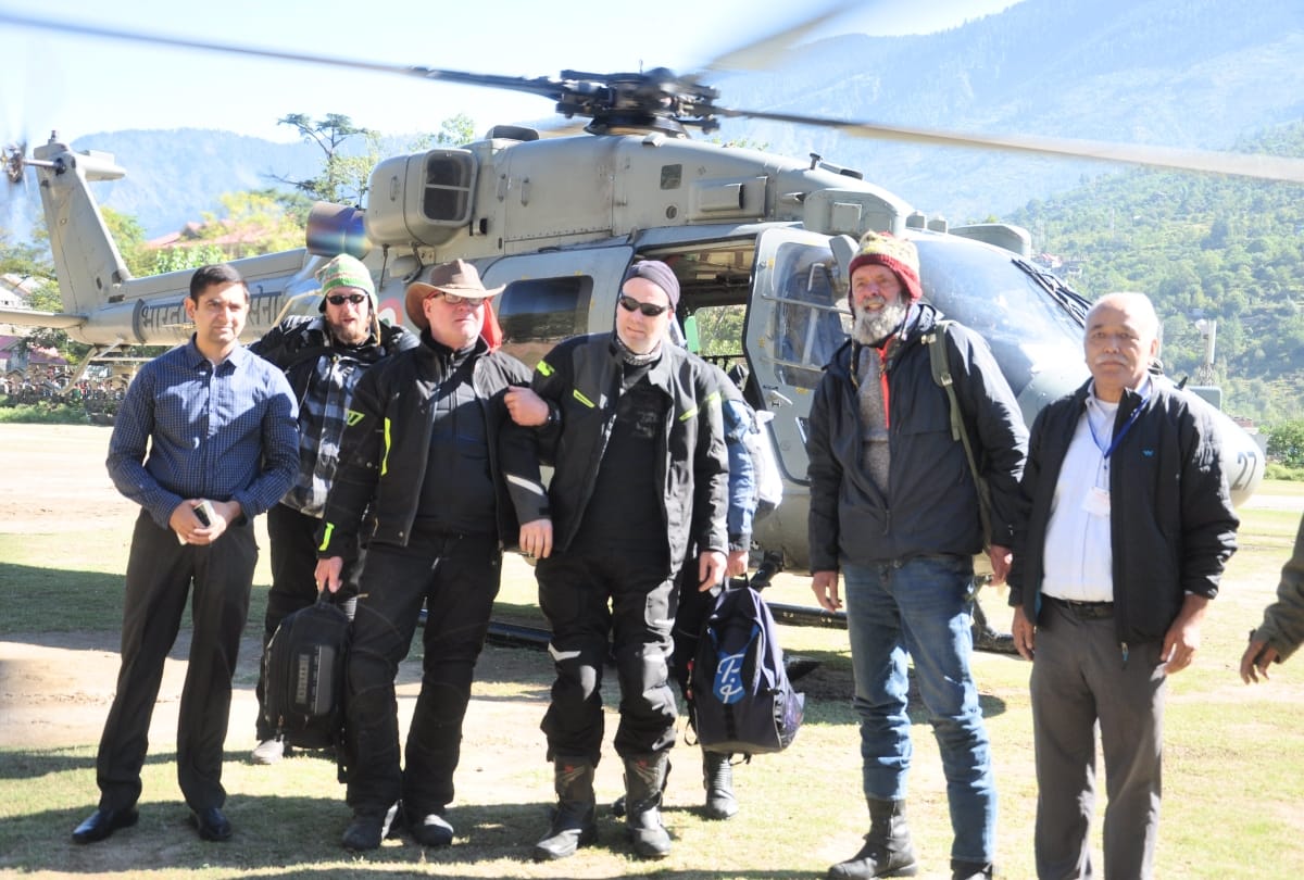 seven hundred eighty one peoples rescued stuck in lahaul and holi himachal
