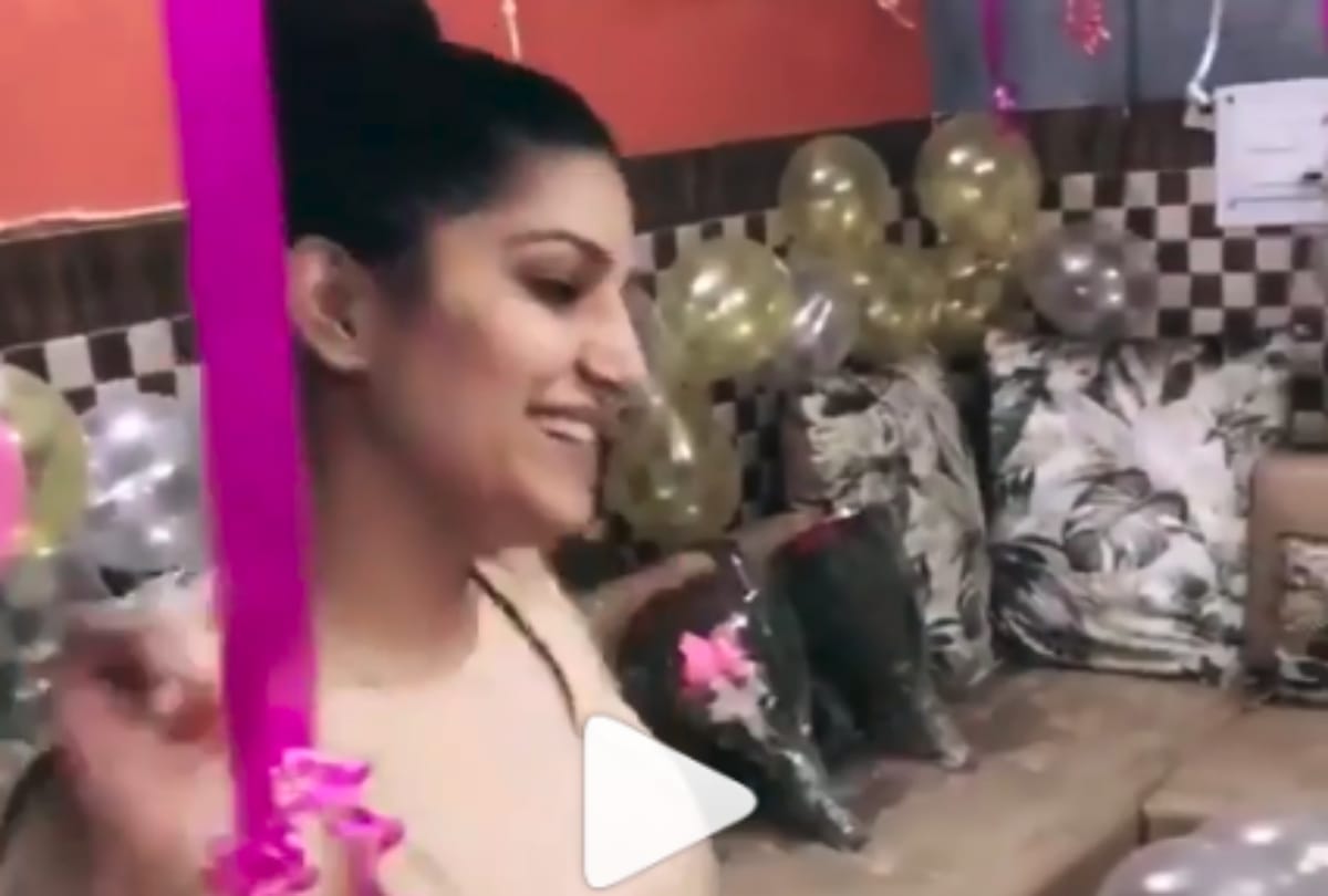 sapna choudhary celebrated 28th birthday here viral video