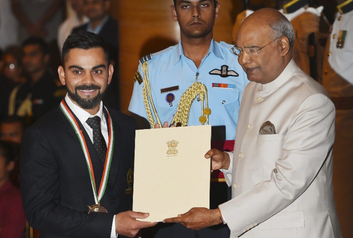 Bollywood actress anushka sharma photo viral in khel ratna award program
