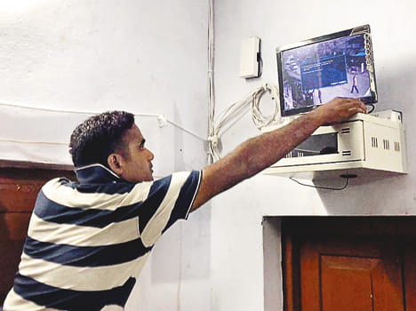 3 lac rupees theft from byke diccy