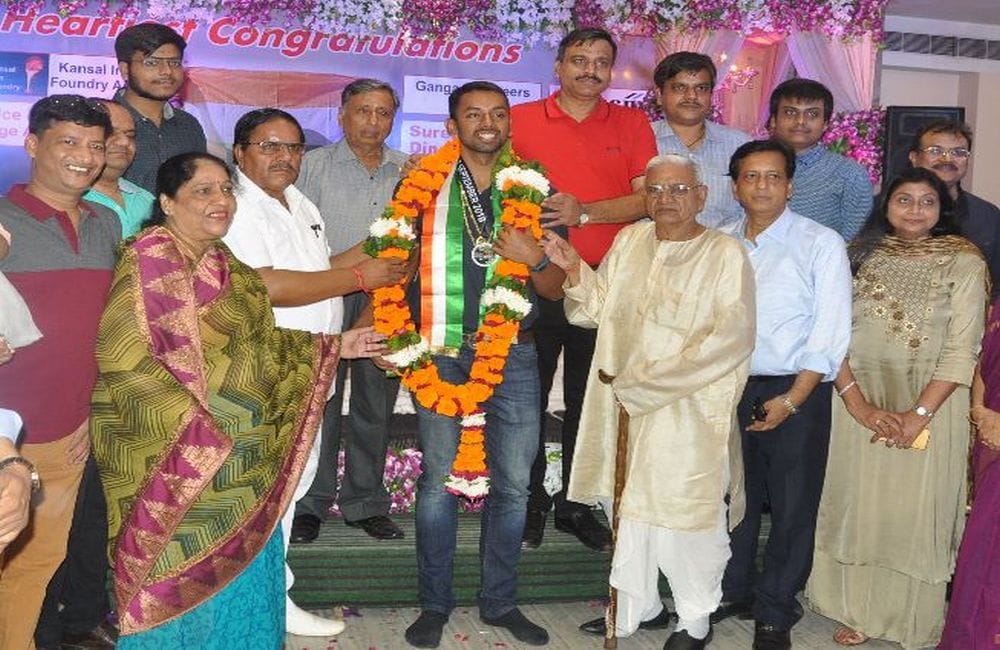iron man rhythm warm welcomes in agra